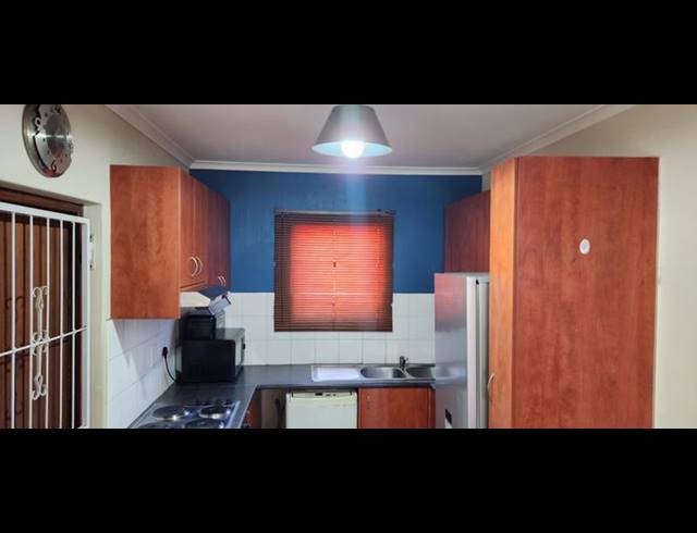 2 BEDROOM HOUSE FOR SALE IN PELIKAN PARK